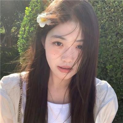 午夜下的刺花海报